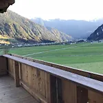 In Schwendau Near Lifts 度假居
