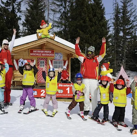 Nyaraló In Schwendau Near Lifts