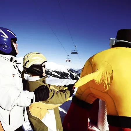 בית נופש In Schwendau Near Lifts